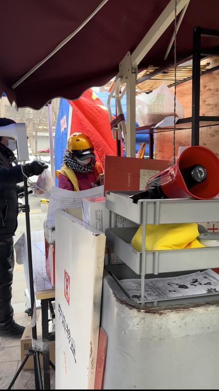 全市小区封闭式管理第一天——“送菜的外卖员和舒缓的音乐声 生活只是暂停但并没失去色彩”休闲区蓝鸢梦想 - Www.slyday.coM 全市小区封闭式管理第一天——“送菜的外卖员和舒缓的音乐声 生活只是暂停但并没失去色彩”休闲区蓝鸢梦想 - Www.slyday.coM