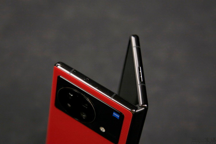 中端机该怎么造?谷歌可能树立了一个新榜样休闲区蓝鸢梦想 - Www.slyday.coM 中端机该怎么造?谷歌可能树立了一个新榜样休闲区蓝鸢梦想 - Www.slyday.coM