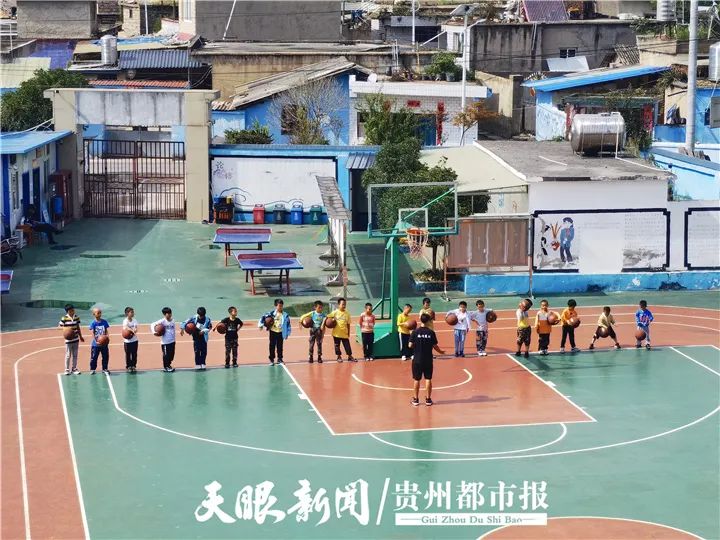 吃月饼,拆盲盒…与平坝大狗场小学的孩子们“益”起过中秋休闲区蓝鸢梦想 - Www.slyday.coM 吃月饼,拆盲盒…与平坝大狗场小学的孩子们“益”起过中秋休闲区蓝鸢梦想 - Www.slyday.coM
