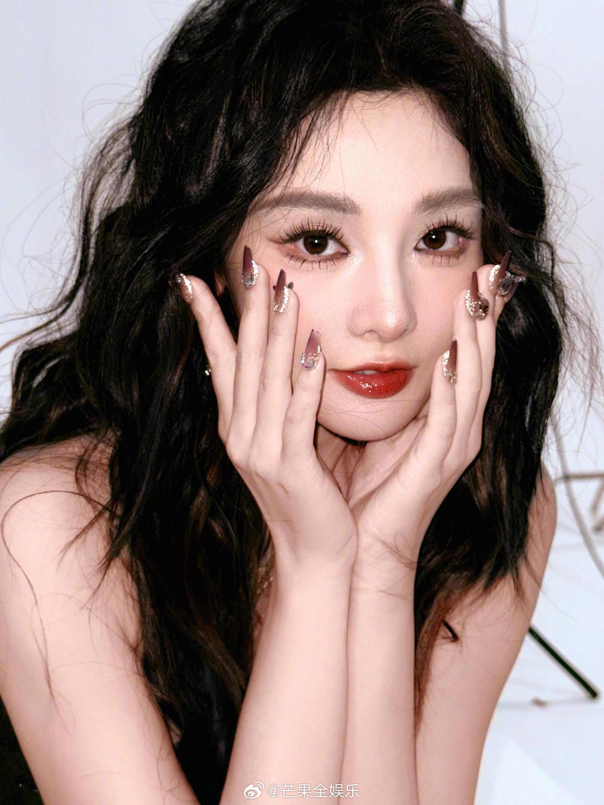 彭小苒十年容颜未变魅力依旧