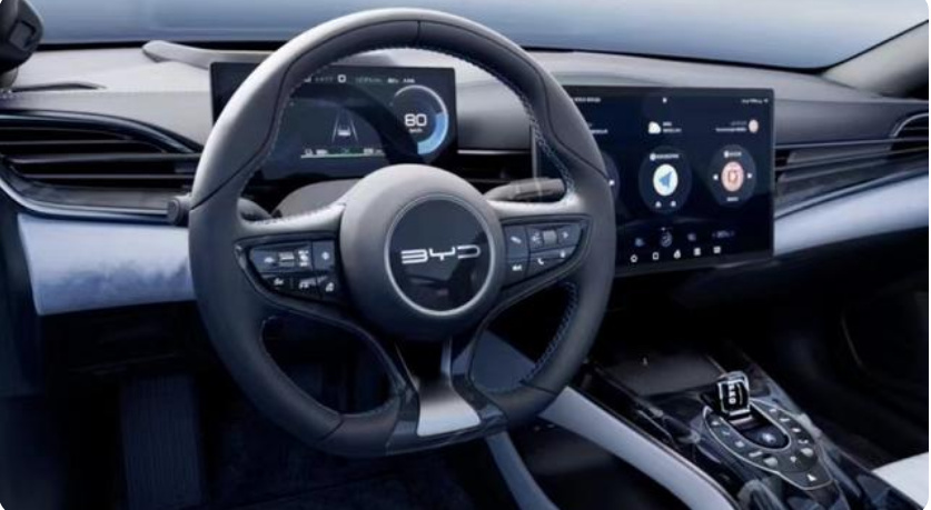 Model 3的最强对手,比亚迪海豹和深蓝SL03,你会选谁?