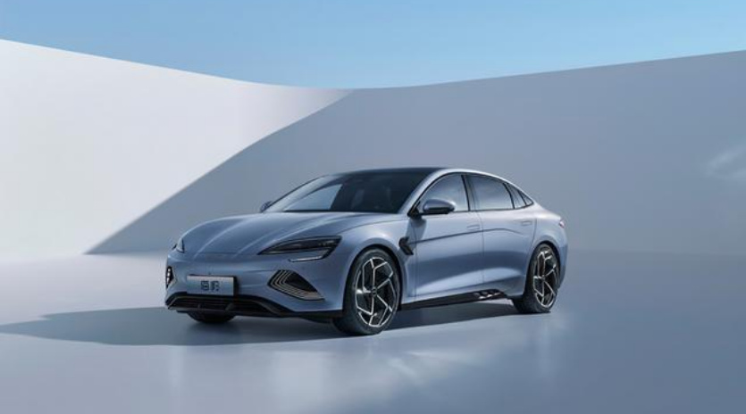 Model 3的最强对手,比亚迪海豹和深蓝SL03,你会选谁?