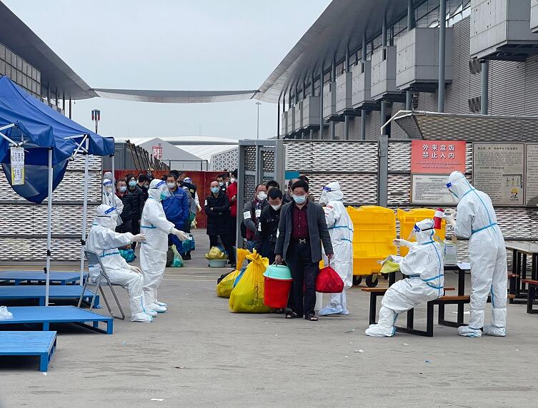 6700人!上海方舱医院今迎单日最大出院规模休闲区蓝鸢梦想 - Www.slyday.coM 6700人!上海方舱医院今迎单日最大出院规模休闲区蓝鸢梦想 - Www.slyday.coM