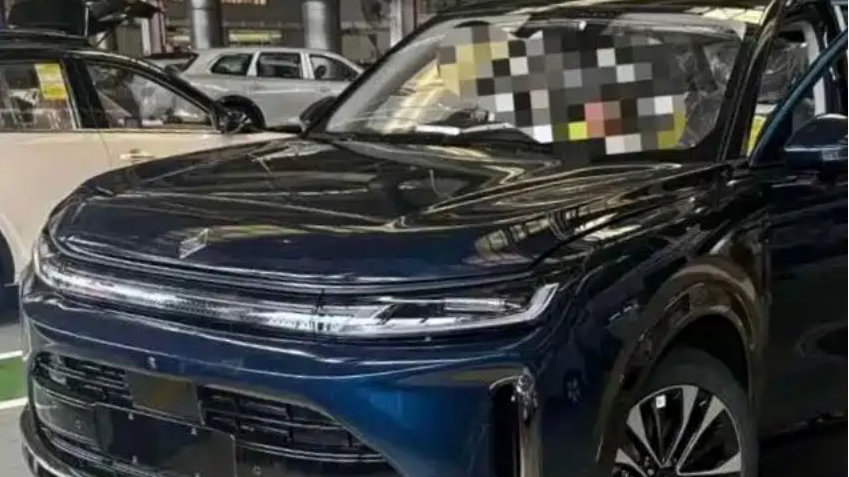 定位大六座SUV 价格20万区间 宝骏华境S实车曝光