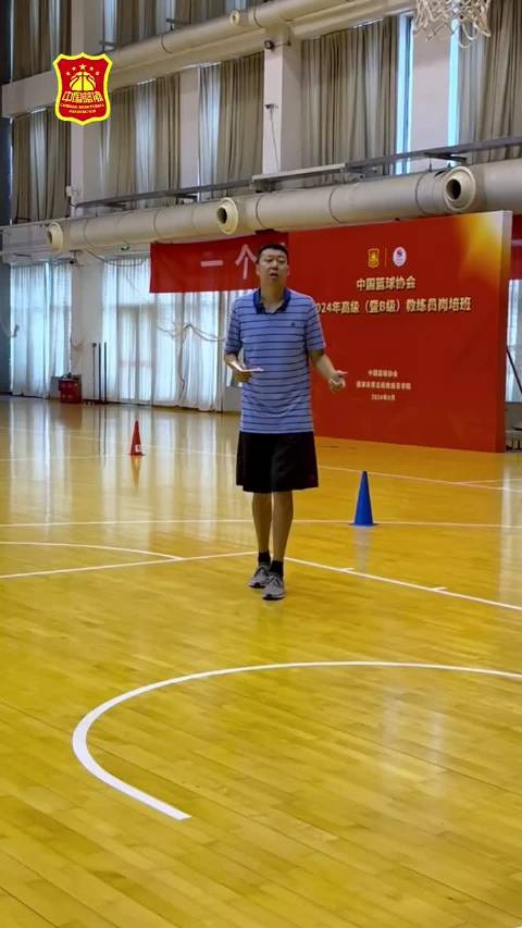 王治郅亲自传授背身技术，满满的干货