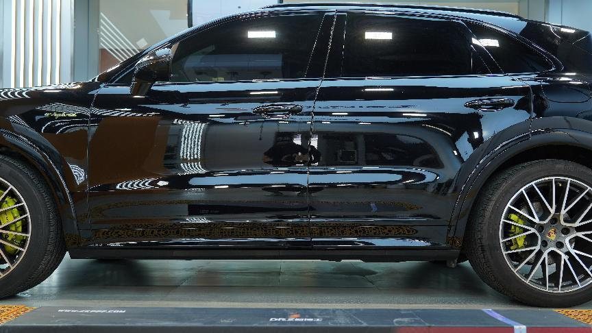 「保时捷 x 智博士」内敛低调，引人瞩目