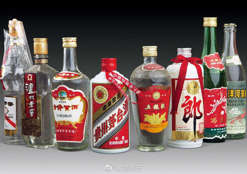 買(mǎi)白酒別聽(tīng)商家胡扯！只需牢記3個(gè)選酒技巧，保準(zhǔn)買(mǎi)到優(yōu)質(zhì)純糧酒