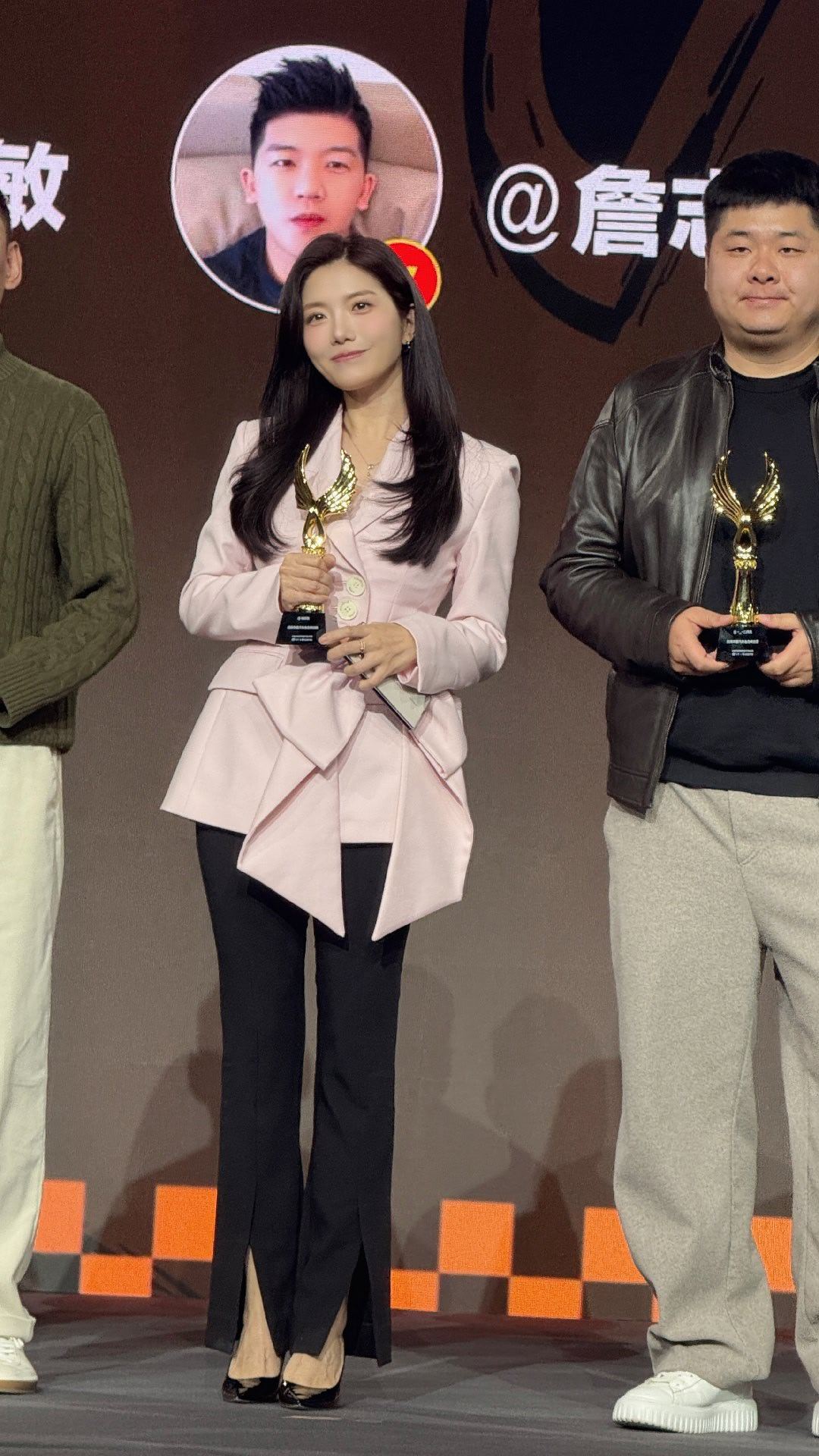 2025微博年度汽车大选获奖者兼颁奖嘉宾赶航班致谢