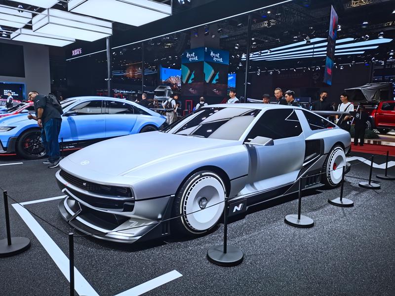 组图：满满科技元素 上海车展概念车抢先看