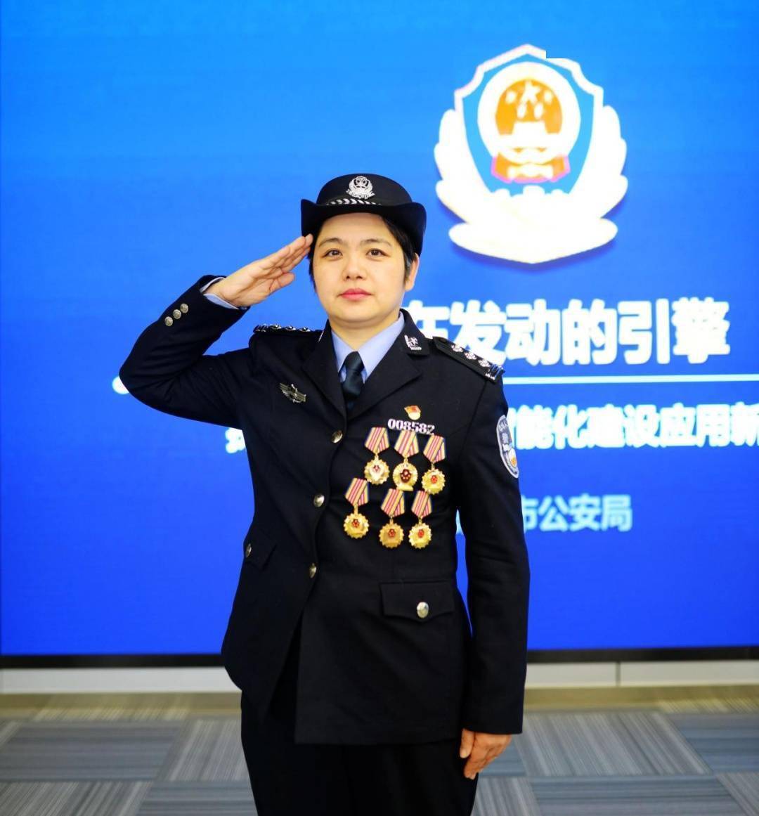【致敬:第二个中国人民警察节】何嫔嫔:扎根岗位服务实战 勇当信息化应用“排头兵”休闲区蓝鸢梦想 - Www.slyday.coM 【致敬:第二个中国人民警察节】何嫔嫔:扎根岗位服务实战 勇当信息化应用“排头兵”休闲区蓝鸢梦想 - Www.slyday.coM