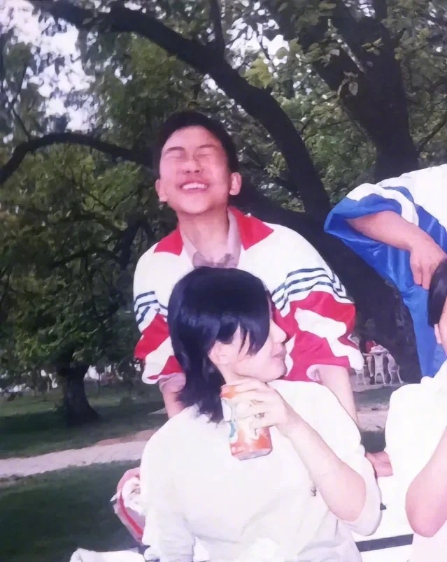 赵丽颖初中同学晒旧照，回忆无忧无虑校园时光