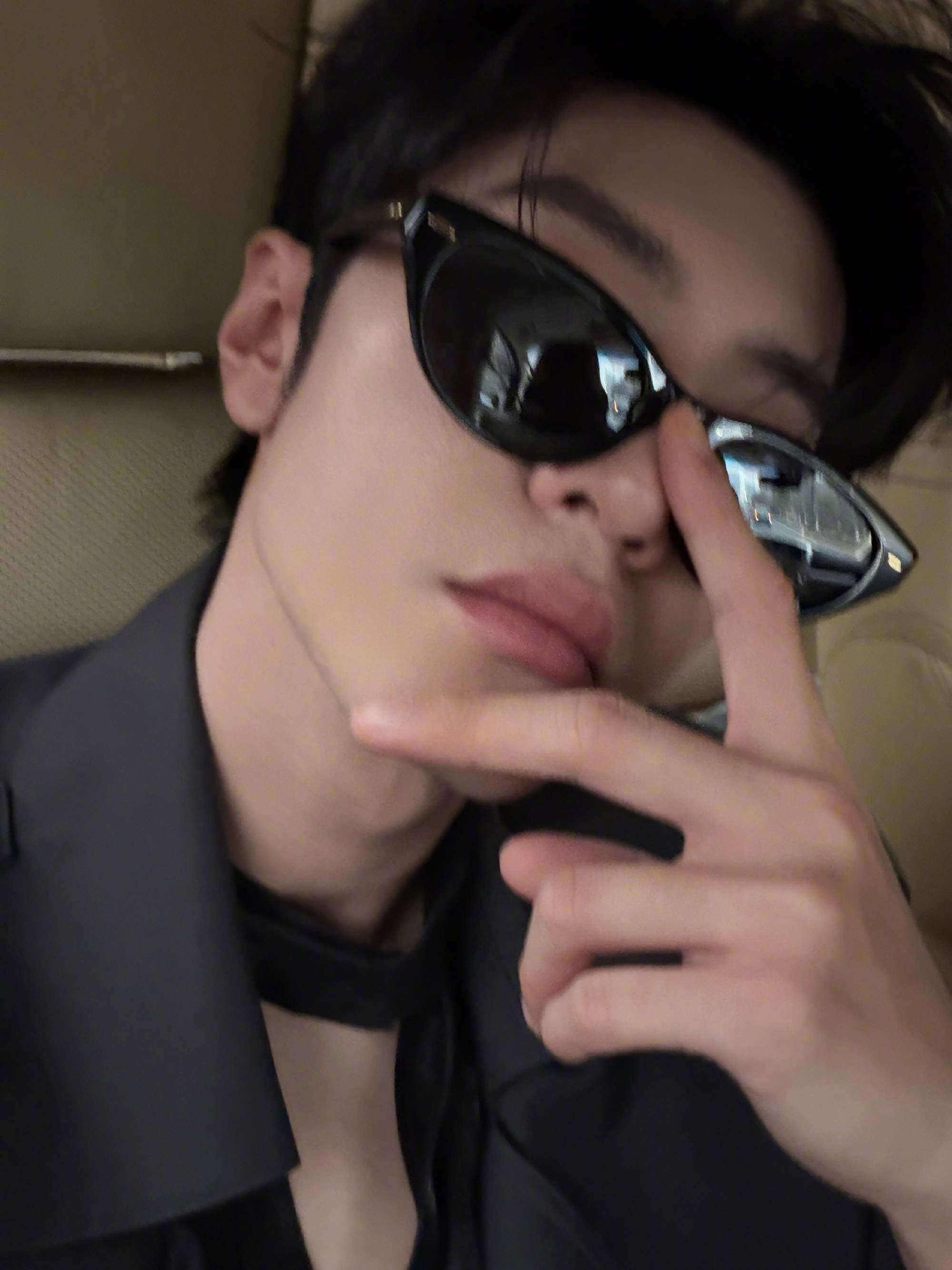 陈哲远成毅鹿晗等九位男艺人元宵节营业