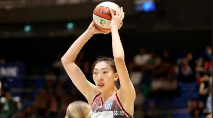 韩旭澳大利亚女篮联赛首秀贡献22分