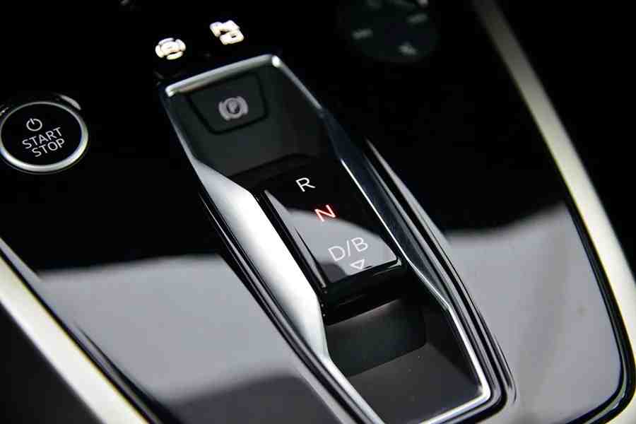 奥迪Q5 etron:当奥迪开始玩纯电之后,感觉别人有的是机会休闲区蓝鸢梦想 - Www.slyday.coM 奥迪Q5 etron:当奥迪开始玩纯电之后,感觉别人有的是机会休闲区蓝鸢梦想 - Www.slyday.coM