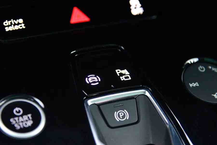 奥迪Q5 etron:当奥迪开始玩纯电之后,感觉别人有的是机会休闲区蓝鸢梦想 - Www.slyday.coM 奥迪Q5 etron:当奥迪开始玩纯电之后,感觉别人有的是机会休闲区蓝鸢梦想 - Www.slyday.coM