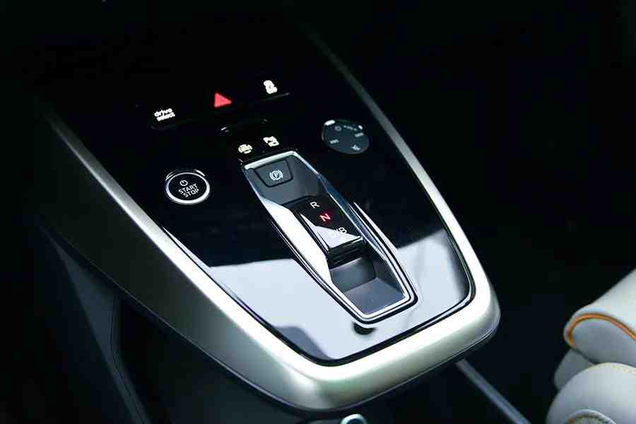 奥迪Q5 etron:当奥迪开始玩纯电之后,感觉别人有的是机会休闲区蓝鸢梦想 - Www.slyday.coM 奥迪Q5 etron:当奥迪开始玩纯电之后,感觉别人有的是机会休闲区蓝鸢梦想 - Www.slyday.coM