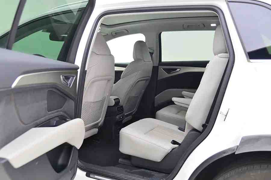 奥迪Q5 etron:当奥迪开始玩纯电之后,感觉别人有的是机会休闲区蓝鸢梦想 - Www.slyday.coM 奥迪Q5 etron:当奥迪开始玩纯电之后,感觉别人有的是机会休闲区蓝鸢梦想 - Www.slyday.coM