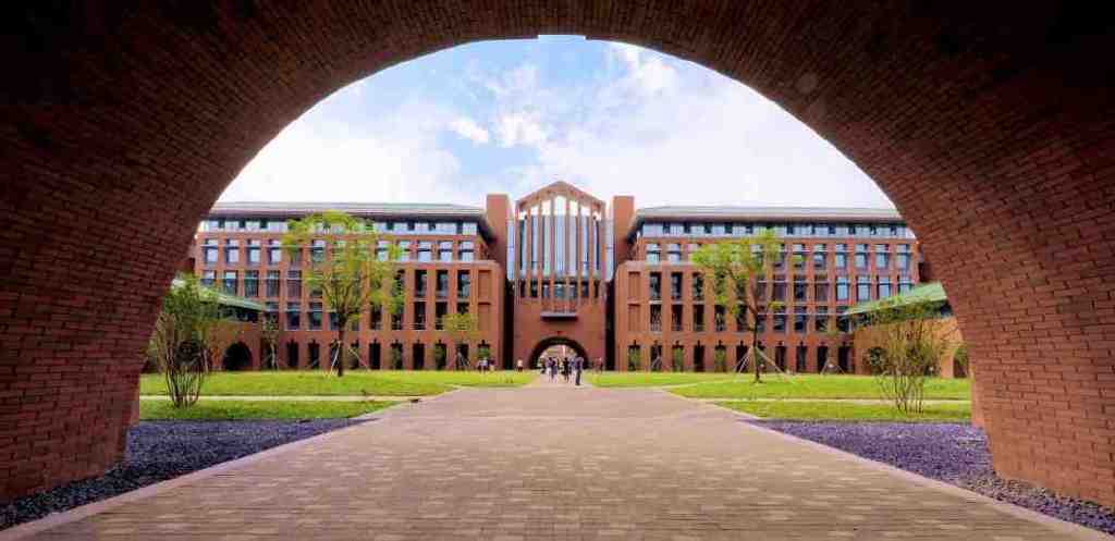 派月饼、送酸奶、还有空中阅览室……这些大学就在广州!休闲区蓝鸢梦想 - Www.slyday.coM 派月饼、送酸奶、还有空中阅览室……这些大学就在广州!休闲区蓝鸢梦想 - Www.slyday.coM