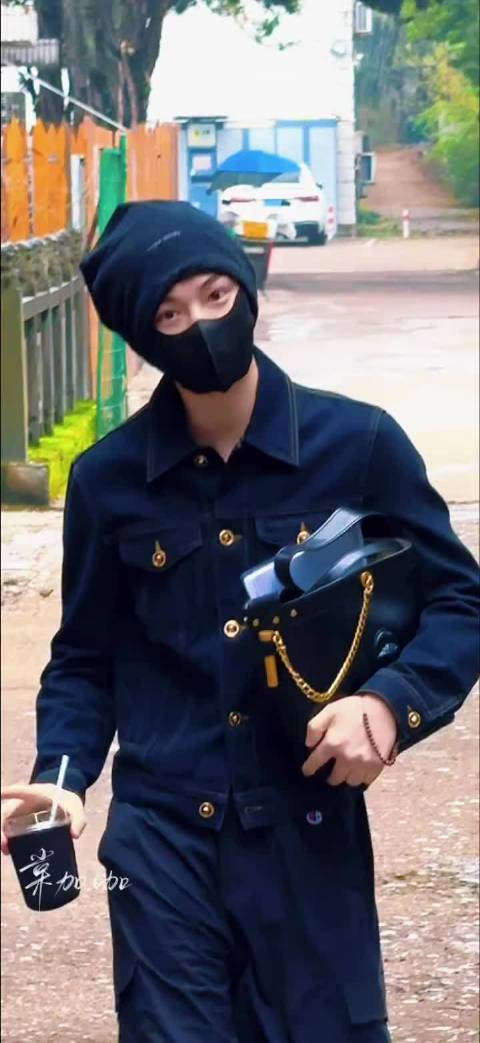 20260326丁禹兮司宫令进妆频图