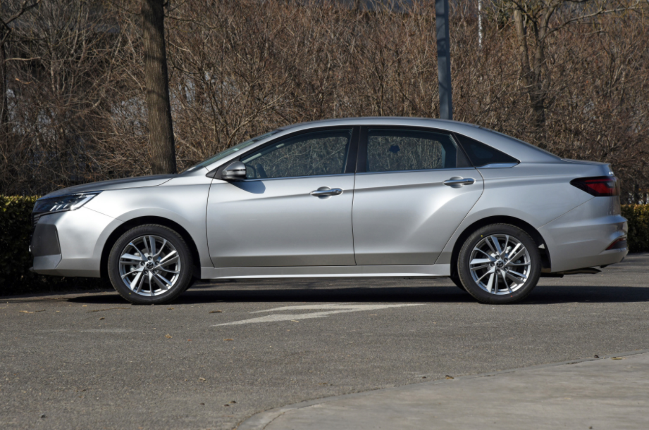 不可错过国货!启辰D60对比吉利缤瑞