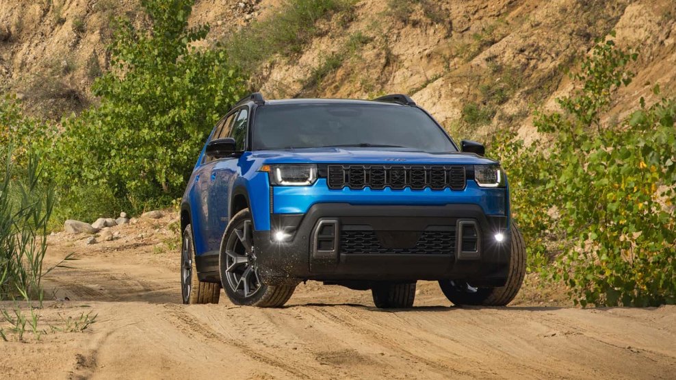 油耗37MPG！全新切诺基搭混动，一箱油续航超500英里