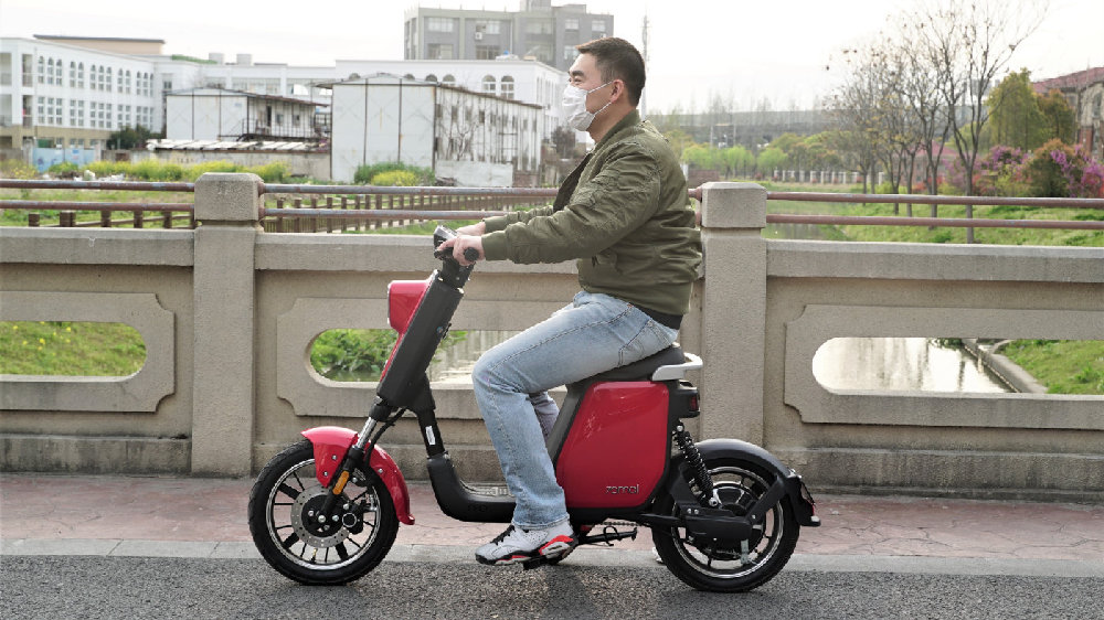 70迈智能电动车A1pro，智能大屏，远程控制，年轻人第一辆电动车