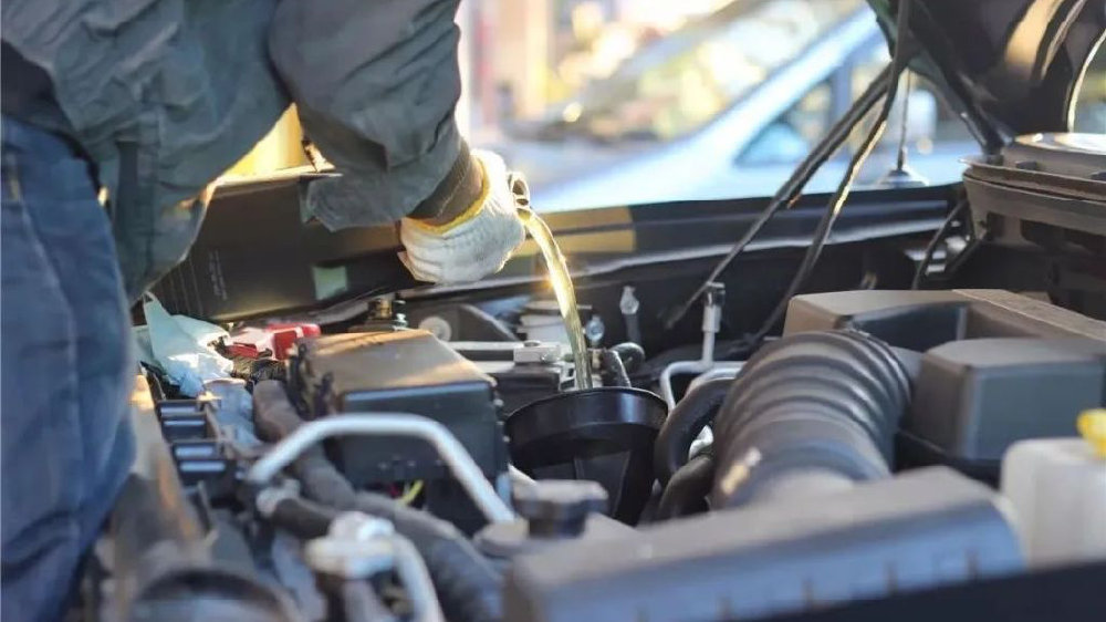 为什么汽车保养后油耗反而升高了？听老师傅说完，终于知道了！