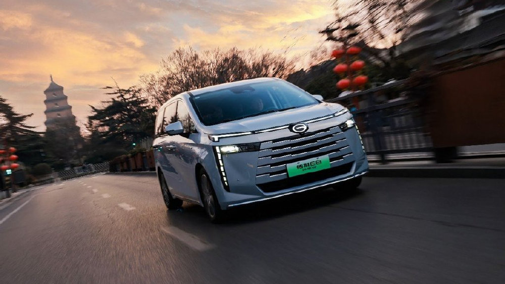 中型MPV冠军传祺E8+再放大招，PRO+限时一口价20.98万元