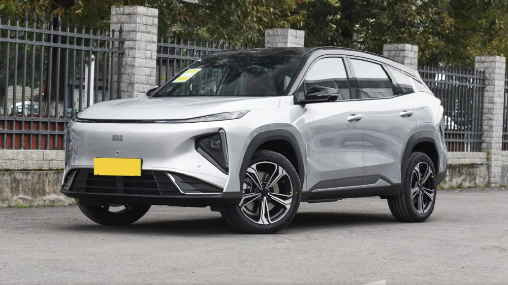 吉利银河L7 EM-i深度评测：省油又好开，安全感拉满，售11.58万起