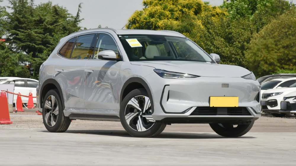 预算15万元，深蓝S05与银河E5，谁才是更适合年轻人的SUV?