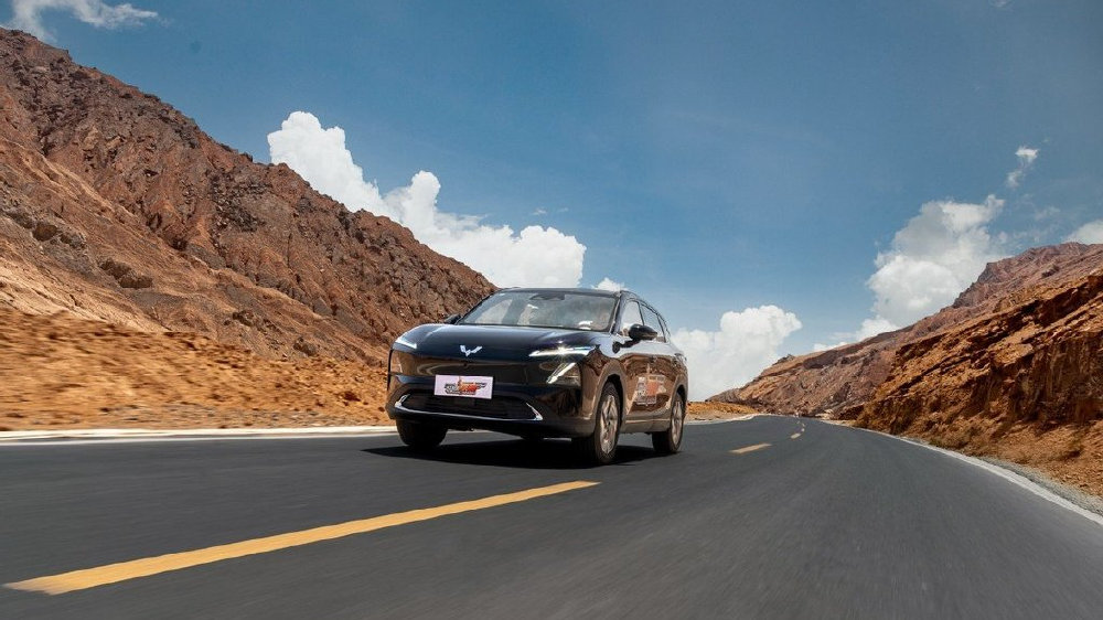 五菱星光S上市：8.98万元起，家庭SUV实用之选