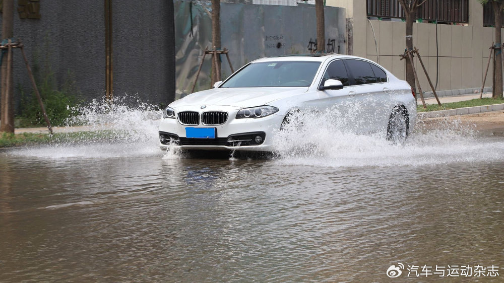 倍耐力全新一代四季轮胎Cinturato P9 AS+宝马5系激情迎战暴雨季