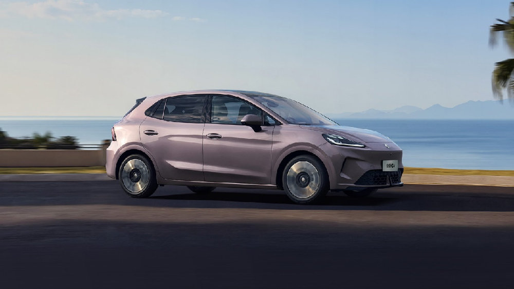 10万级家用纯电市场要变天？名爵全新MG4成都车展惊艳亮相