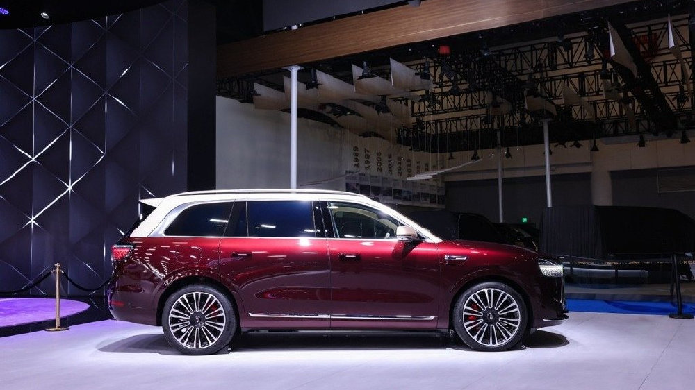 全新问界M7实车首秀 问界全系亮相成都车展