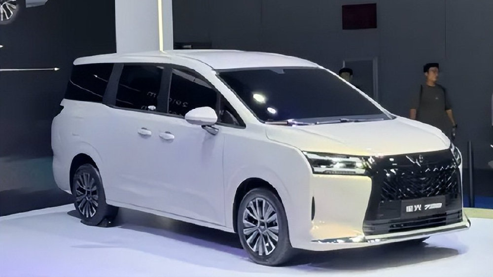 告别宏光低档印象？五菱星光730尺寸达4910mm，三种动力可选