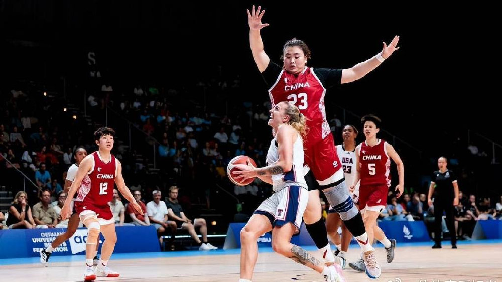 超级中锋砍37分12板！00后小将大杀四方！宫鲁鸣真该带她进国家队