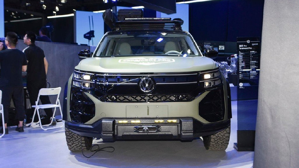 发动机舱能“坐俩人”的大众途昂值得买不，哪个版本值得入手？