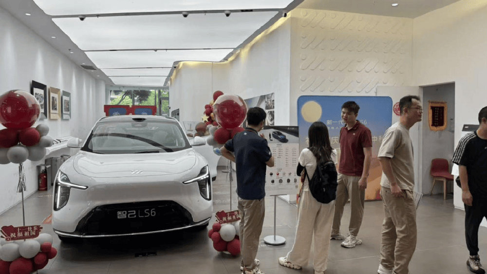 国庆逛店 | 门店销量翻番，新一代智己LS6凭什么这么火？