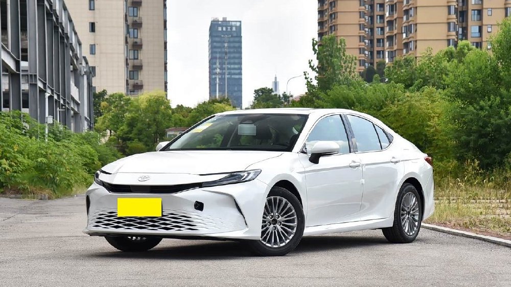 省油耐造的家用车，2.0L混动油耗4.2L，才14万几，解读丰田凯美瑞