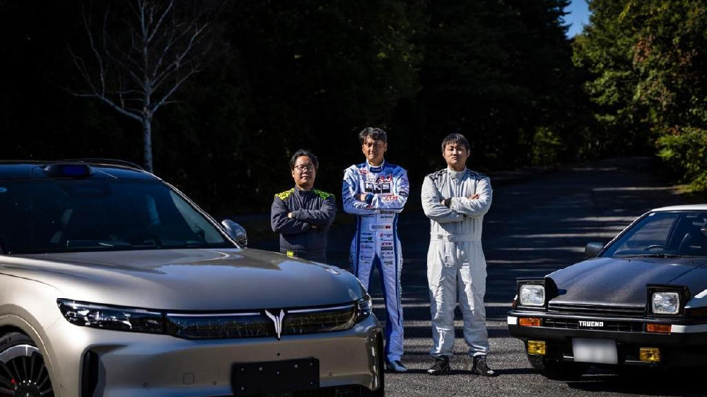 岚图FREE+成秋名山最快量产国产车，百万级底盘得到漂移教父认可