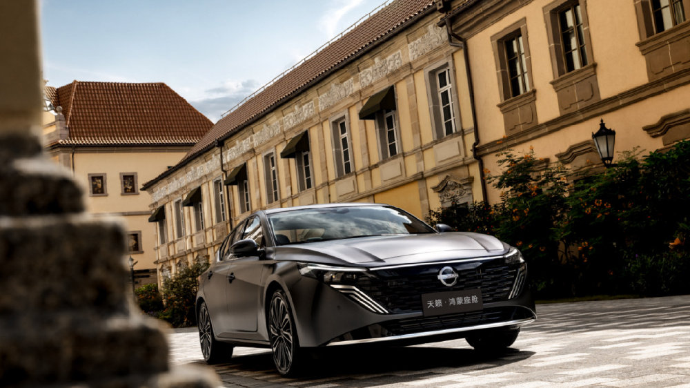 东风日产“油电同智”战略首车——天籁·鸿蒙座舱首发亮相