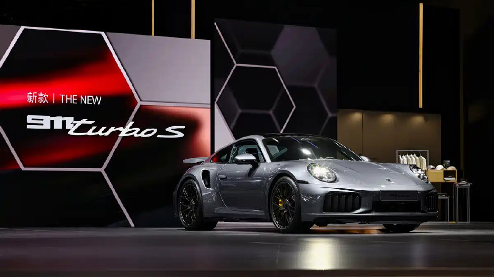 新款保时捷911 Turbo S国内首发，2.5秒破百，272.8万起