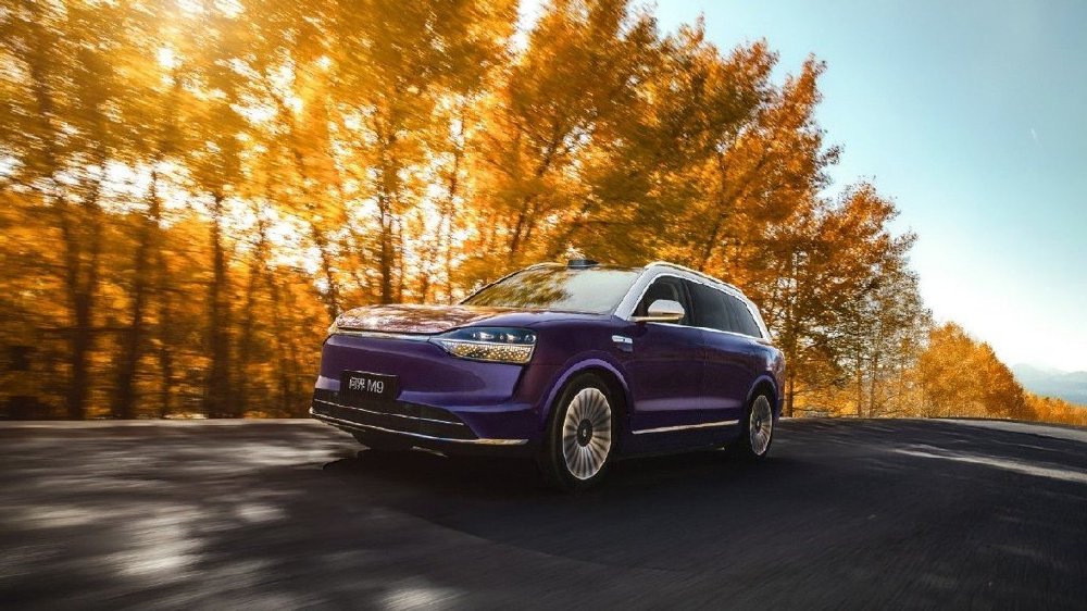 从品牌光环转向整车智能体验，问界重塑豪华车市场消费逻辑