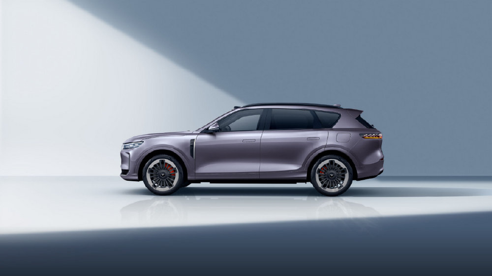 岚图FREE+限时福利大放送，购车好礼等你拿！