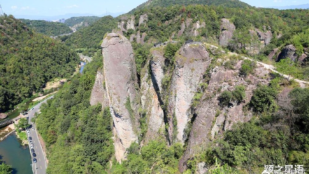 丹霞奇观百丈岩，笑傲江湖琴箫合奏，免费开放