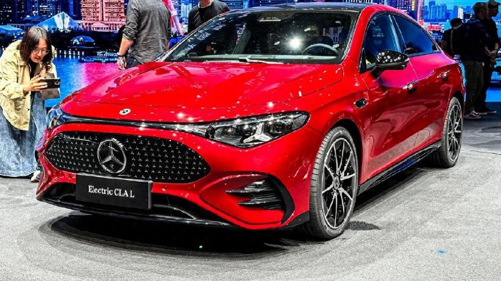 奔驰CLA级纯电版来了，配Momenta辅驾，800V+866km续航才是卖点？