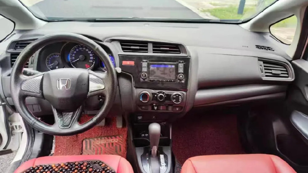 一代“神车”价格崩了！全新月销就3辆，二手只卖1万多块