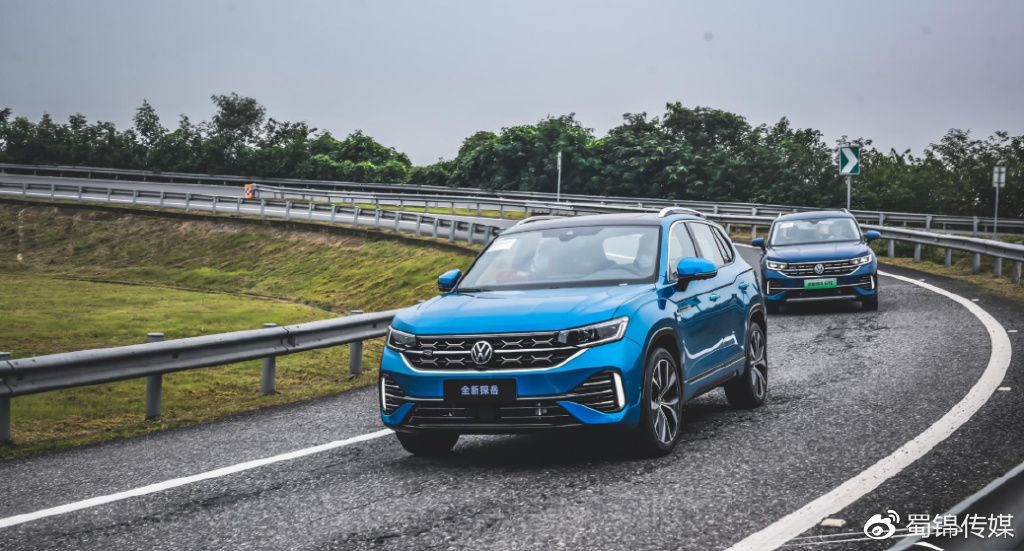 你真的讨厌贯穿式灯组吗?不,是因为你没有休闲区蓝鸢梦想 - Www.slyday.coM 你真的讨厌贯穿式灯组吗?不,是因为你没有休闲区蓝鸢梦想 - Www.slyday.coM