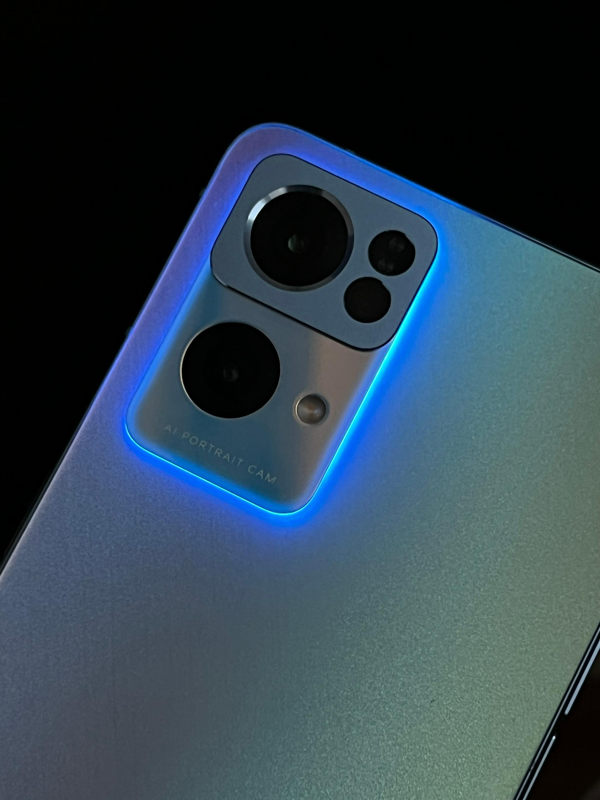 opporeno7pro摄像头有一圈呼吸灯