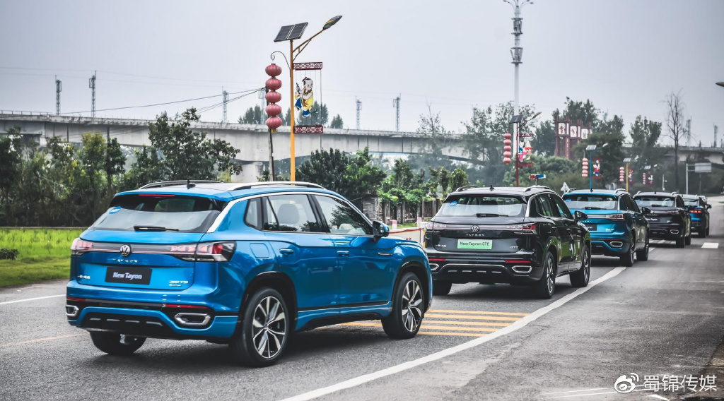 你真的讨厌贯穿式灯组吗?不,是因为你没有休闲区蓝鸢梦想 - Www.slyday.coM 你真的讨厌贯穿式灯组吗?不,是因为你没有休闲区蓝鸢梦想 - Www.slyday.coM